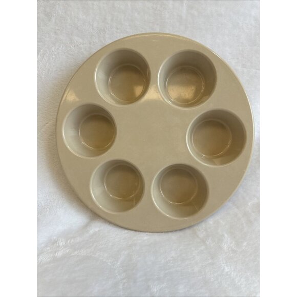 Anchor Hocking Muffin Microware Cupcake Pan PM 447 TI 486 4 Beige Tan 10" USA - Picture 1 of 5